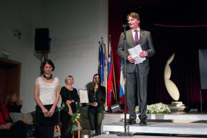 Deklica s piščalko 2015_1